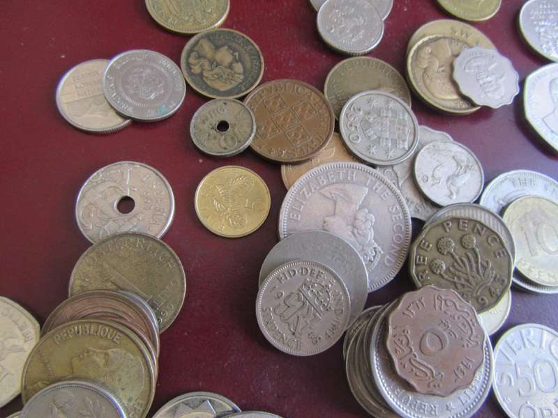 GOOD START FOR THE BEGINNER - 50 INTERNATIONAL COINS - AS PER SCAN - CO42