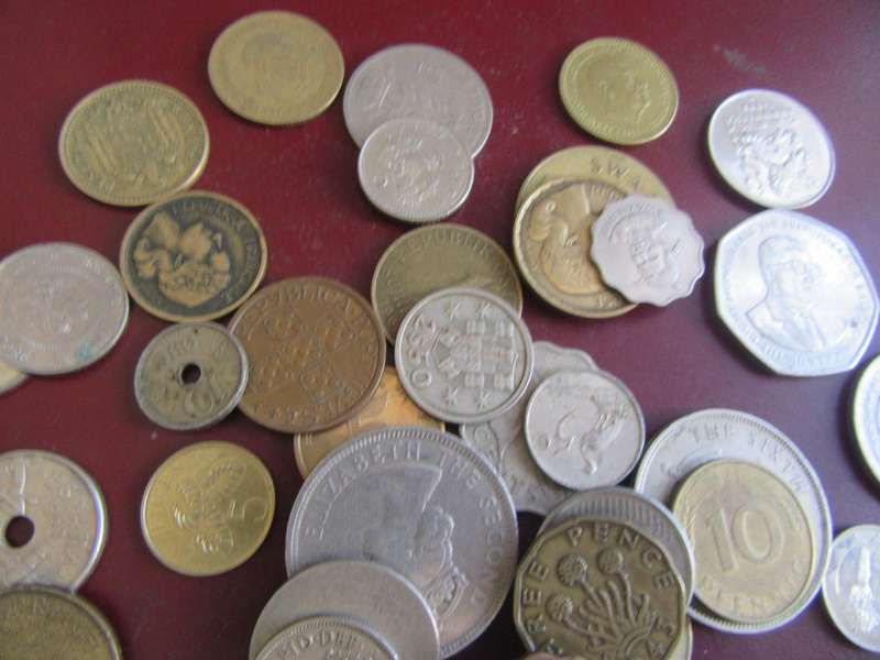 GOOD START FOR THE BEGINNER - 50 INTERNATIONAL COINS - AS PER SCAN - CO42