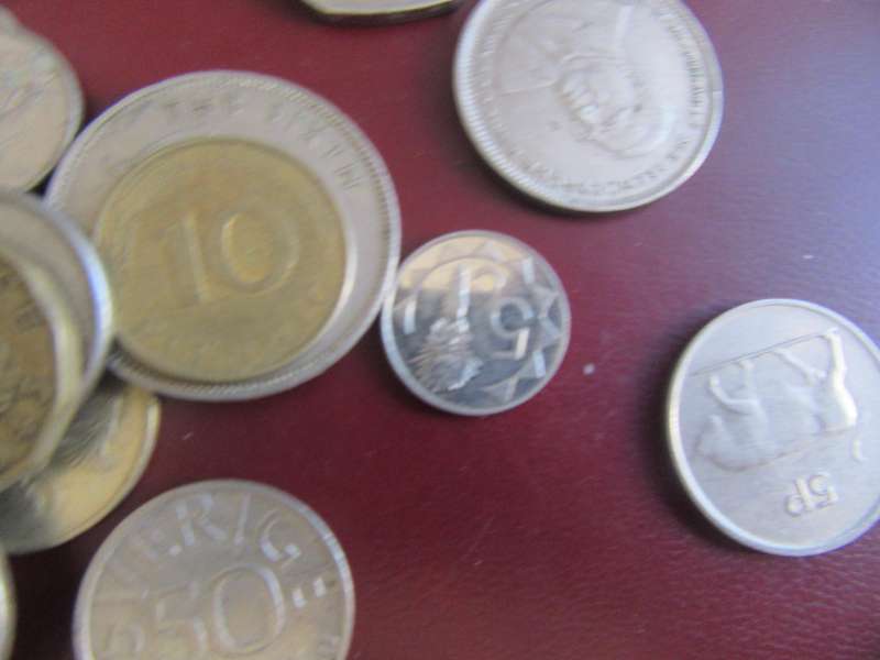 GOOD START FOR THE BEGINNER - 50 INTERNATIONAL COINS - AS PER SCAN - CO42