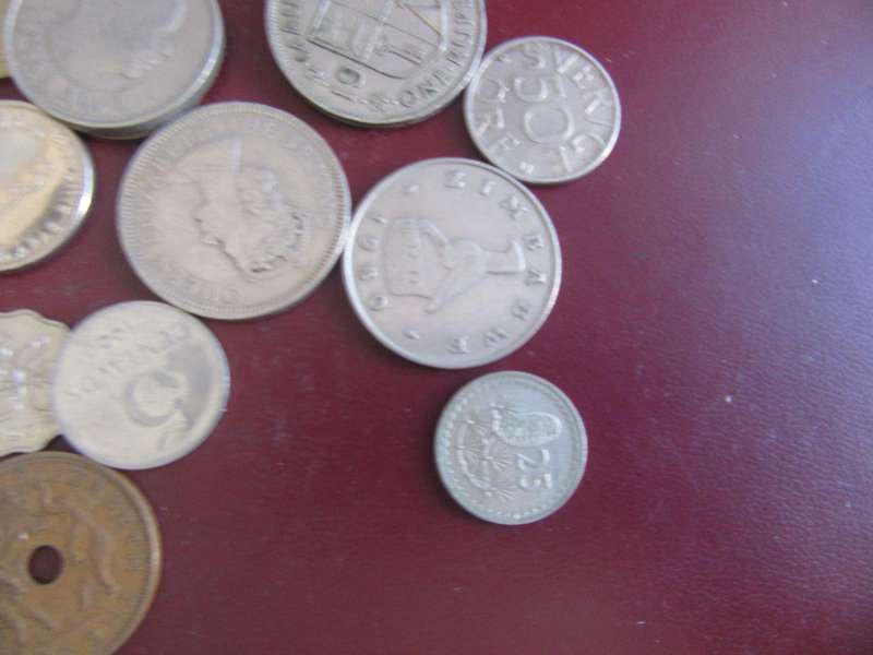 GOOD START FOR THE BEGINNER - 50 INTERNATIONAL COINS - AS PER SCAN - CO2