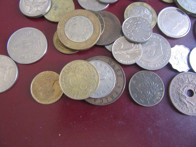 GOOD START FOR THE BEGINNER - 50 INTERNATIONAL COINS - AS PER SCAN - CO2