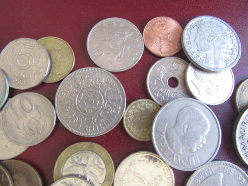 GOOD START FOR THE BEGINNER - 50 INTERNATIONAL COINS - AS PER SCAN - CO2