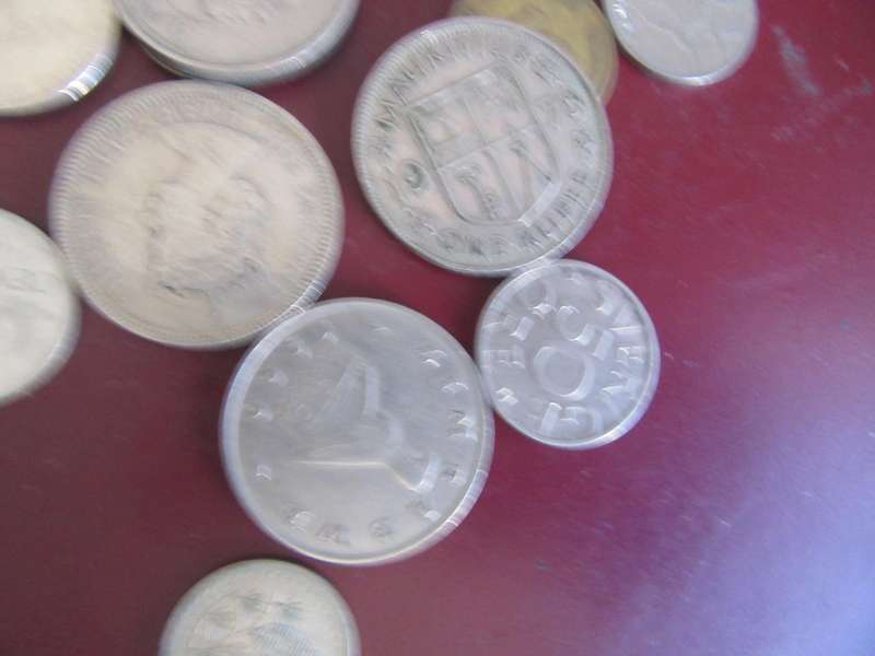 GOOD START FOR THE BEGINNER - 50 INTERNATIONAL COINS - AS PER SCAN - CO2