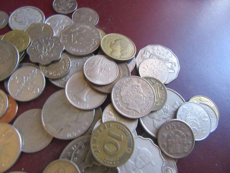GOOD STARTFOR THE BEGINNER - 100 INTERNATIONAL COINS - AS PER SCAN - BID PER ITEM - LOT 2