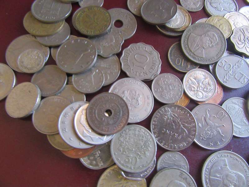 GOOD STARTFOR THE BEGINNER - 100 INTERNATIONAL COINS - AS PER SCAN - BID PER ITEM - LOT 2
