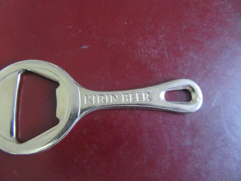 SIX VARIOUS BOTTLE OPENER - AS PER SCAN - BID PER ITEM - MD