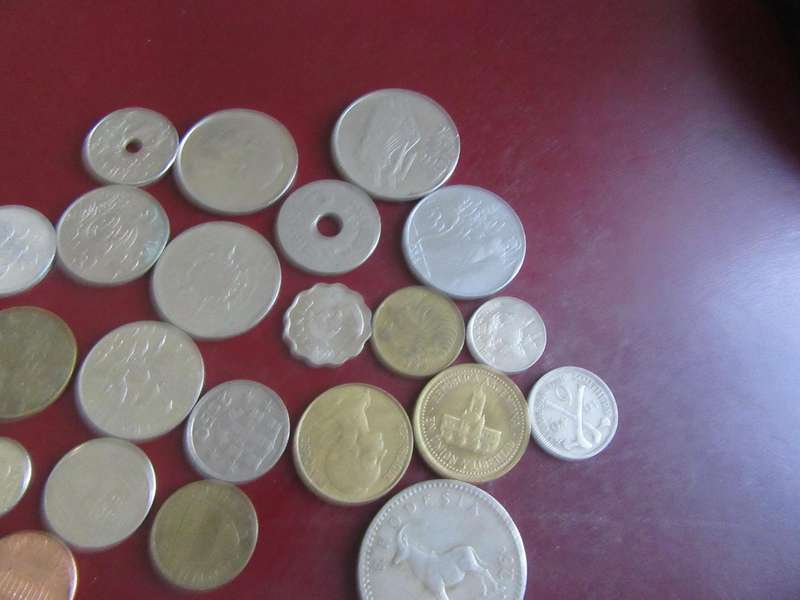 GOOD START FOR THE BEGINNER - 25 ASSORTED INTERNATIONAL COINS - AS PER SCAN - CO20