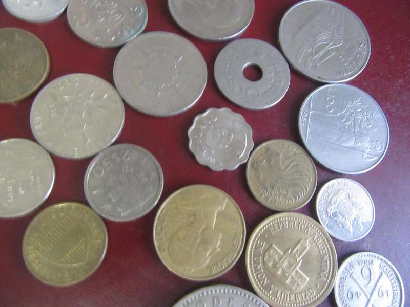 GOOD START FOR THE BEGINNER - 25 ASSORTED INTERNATIONAL COINS - AS PER SCAN - CO20