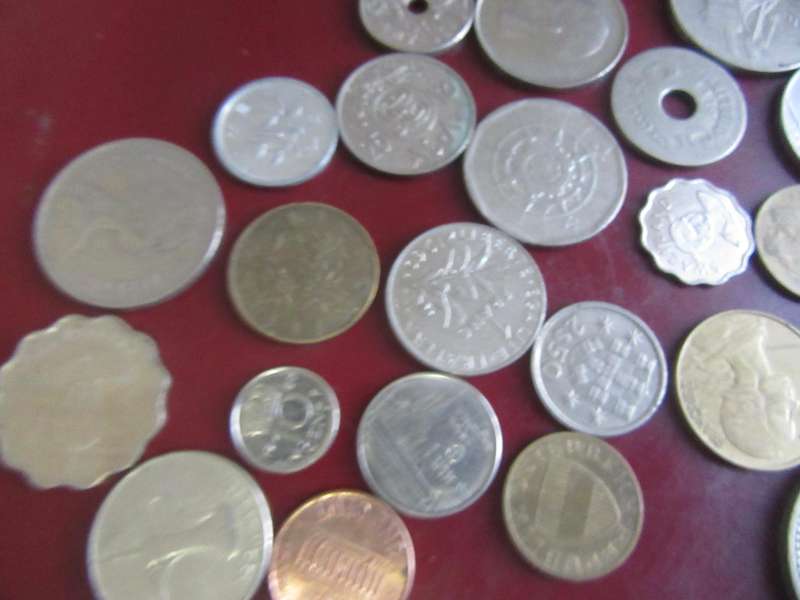 GOOD START FOR THE BEGINNER - 25 ASSORTED INTERNATIONAL COINS - AS PER SCAN - CO20