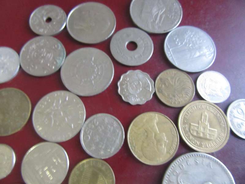 GOOD START FOR THE BEGINNER - 25 ASSORTED INTERNATIONAL COINS - AS PER SCAN - CO20