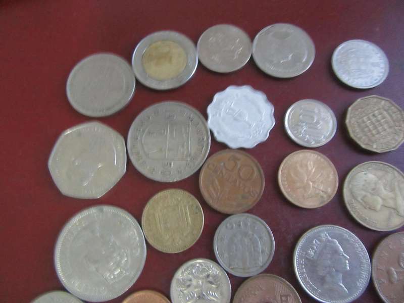 GOOD START FOR THE BEGINNER -25 ASSORTED INTERNATIONAL COINS - AS PER SCAN - CO3