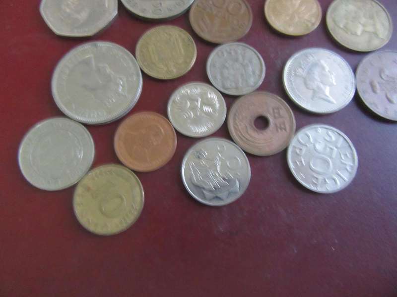 GOOD START FOR THE BEGINNER -25 ASSORTED INTERNATIONAL COINS - AS PER SCAN - CO3