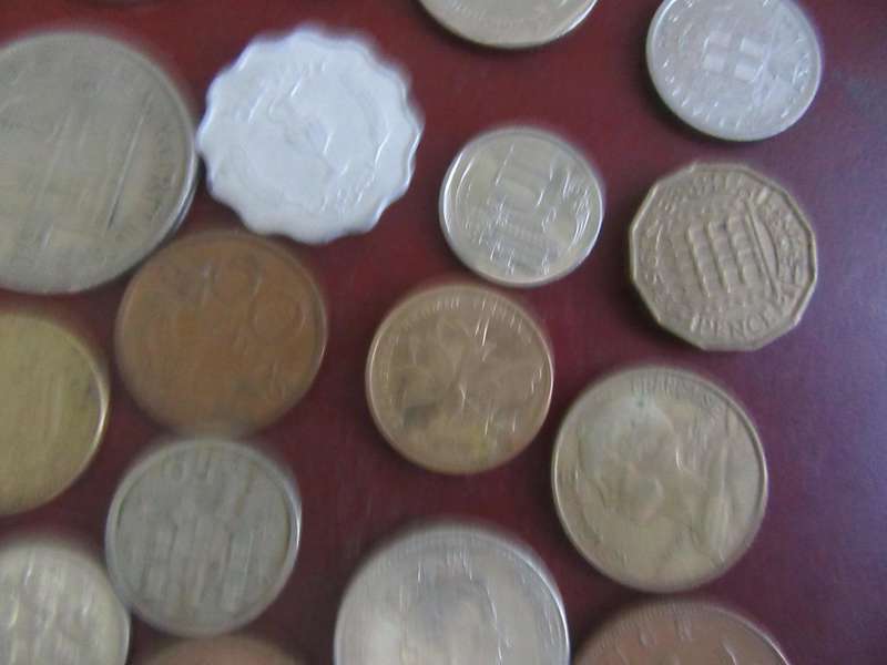 GOOD START FOR THE BEGINNER -25 ASSORTED INTERNATIONAL COINS - AS PER SCAN - CO3