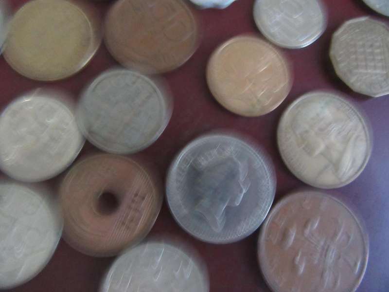 GOOD START FOR THE BEGINNER -25 ASSORTED INTERNATIONAL COINS - AS PER SCAN - CO3