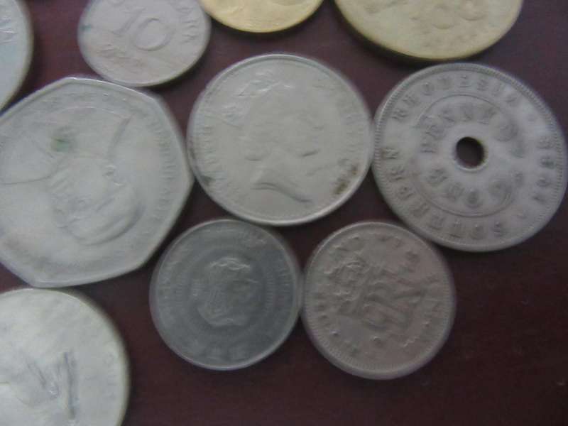GOOD START FOR THE BEGINNER- 25 ASSORTED INTERNATIONAL COINS - AS PER SCAN - CO5