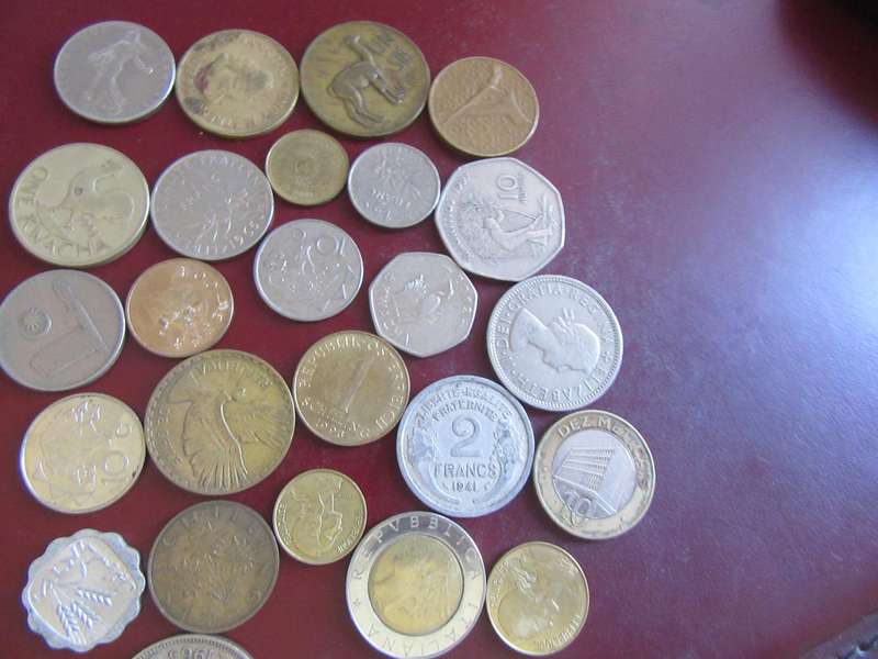 GOOD START FOR THE BEGINNER - 25 ASSORTED INTERNATIONAL COINS - AS PER SCAN - CO22