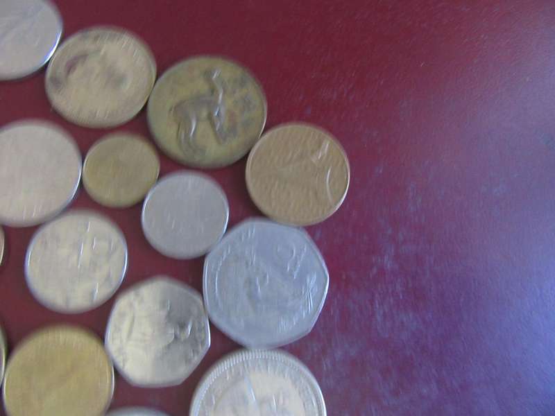 GOOD START FOR THE BEGINNER - 25 ASSORTED INTERNATIONAL COINS - AS PER SCAN - CO22