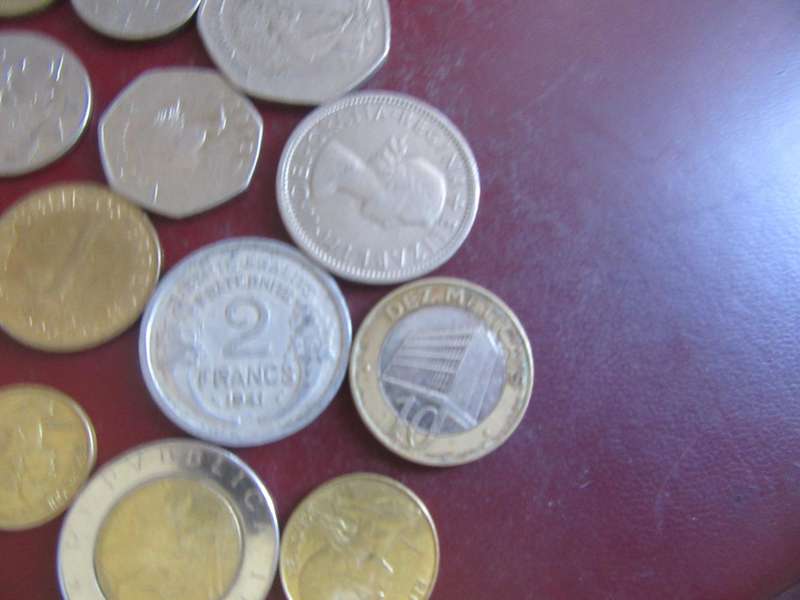 GOOD START FOR THE BEGINNER - 25 ASSORTED INTERNATIONAL COINS - AS PER SCAN - CO22