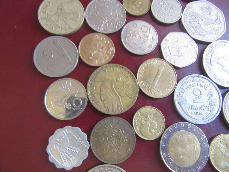 GOOD START FOR THE BEGINNER - 25 ASSORTED INTERNATIONAL COINS - AS PER SCAN - CO22