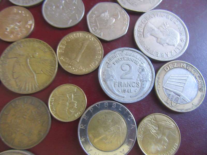 GOOD START FOR THE BEGINNER - 25 ASSORTED INTERNATIONAL COINS - AS PER SCAN - CO22