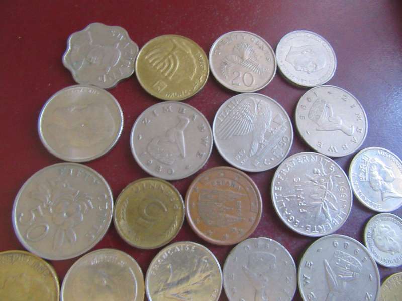 GOOD STARTFOR THE BEGINNER - 25ASSORTED INTERNATIONAL COINS - AS PER SCAN - CO18