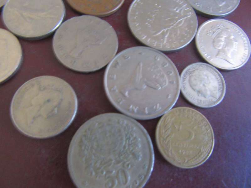 GOOD STARTFOR THE BEGINNER - 25ASSORTED INTERNATIONAL COINS - AS PER SCAN - CO18