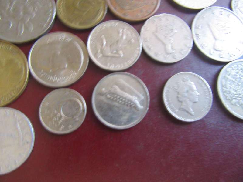 GOOD STARTFOR THE BEGINNER - 25ASSORTED INTERNATIONAL COINS - AS PER SCAN - CO18