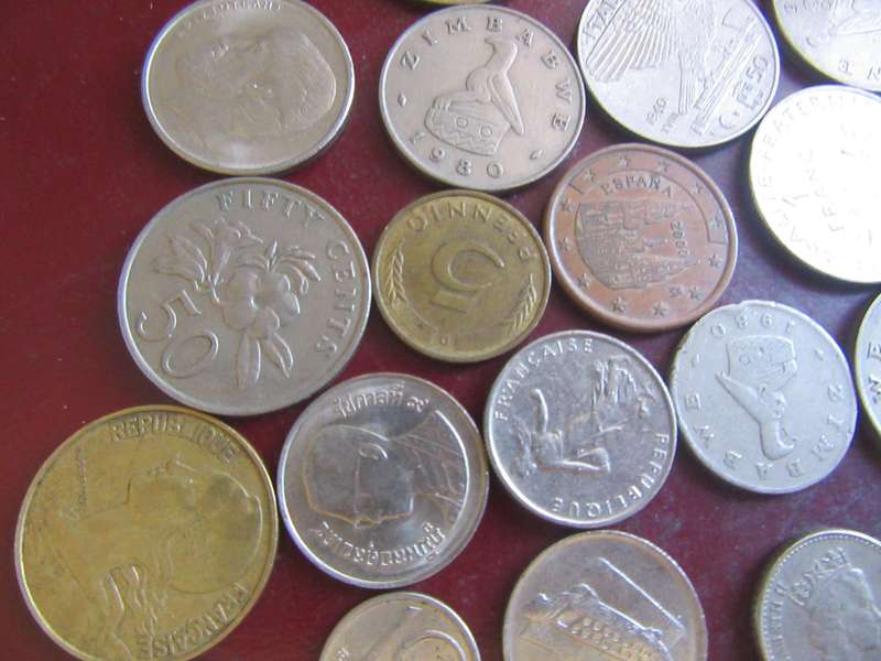 GOOD STARTFOR THE BEGINNER - 25ASSORTED INTERNATIONAL COINS - AS PER SCAN - CO18