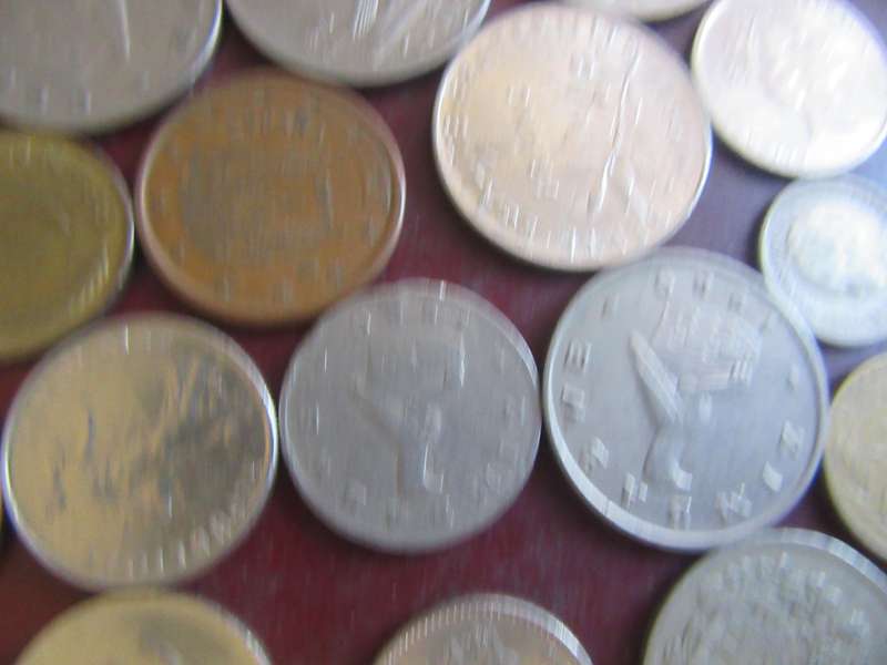 GOOD STARTFOR THE BEGINNER - 25ASSORTED INTERNATIONAL COINS - AS PER SCAN - CO18