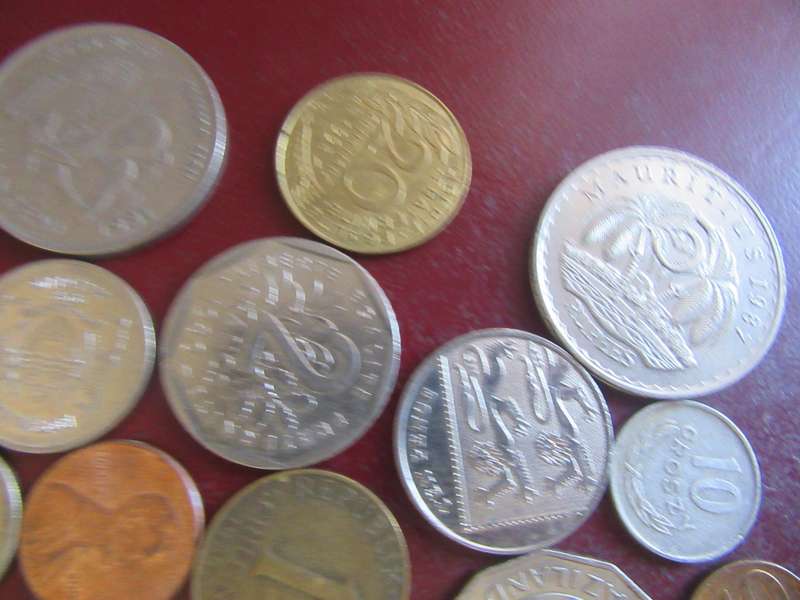 GOOD START FOR THE BEGINNER - 25 ASSORTED INTERNATIONAL COINS - ASPER SCAN - CO10