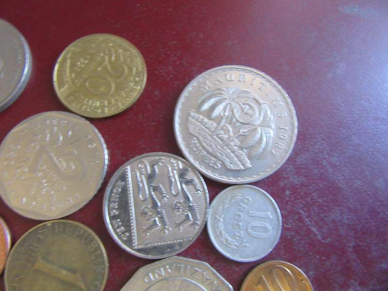 GOOD START FOR THE BEGINNER - 25 ASSORTED INTERNATIONAL COINS - ASPER SCAN - CO10