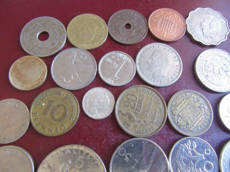 GOOD START FOR THE BEGINNER - 25 ASSORTED INTERNATIONAL COINS - AS PER SCAN - CO20
