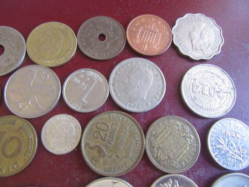 GOOD START FOR THE BEGINNER - 25 ASSORTED INTERNATIONAL COINS - AS PER SCAN - CO20