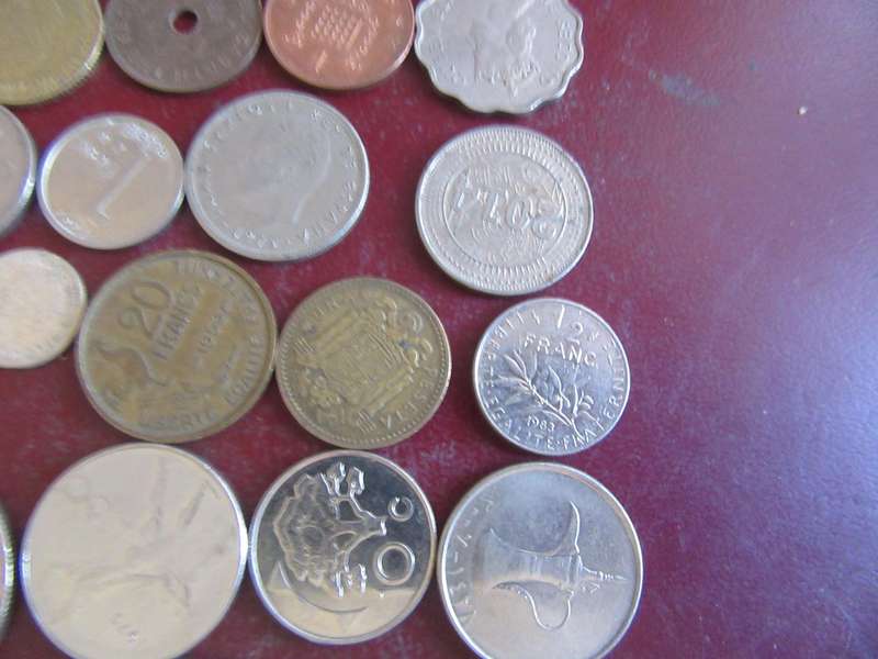 GOOD START FOR THE BEGINNER - 25 ASSORTED INTERNATIONAL COINS - AS PER SCAN - CO20