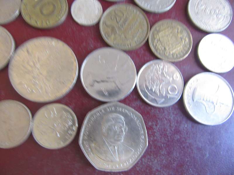GOOD START FOR THE BEGINNER - 25 ASSORTED INTERNATIONAL COINS - AS PER SCAN - CO20