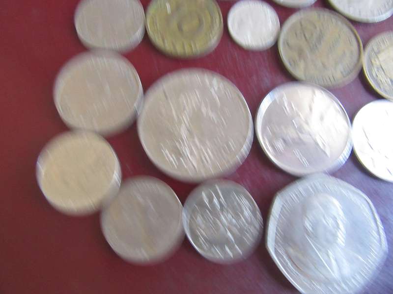 GOOD START FOR THE BEGINNER - 25 ASSORTED INTERNATIONAL COINS - AS PER SCAN - CO20