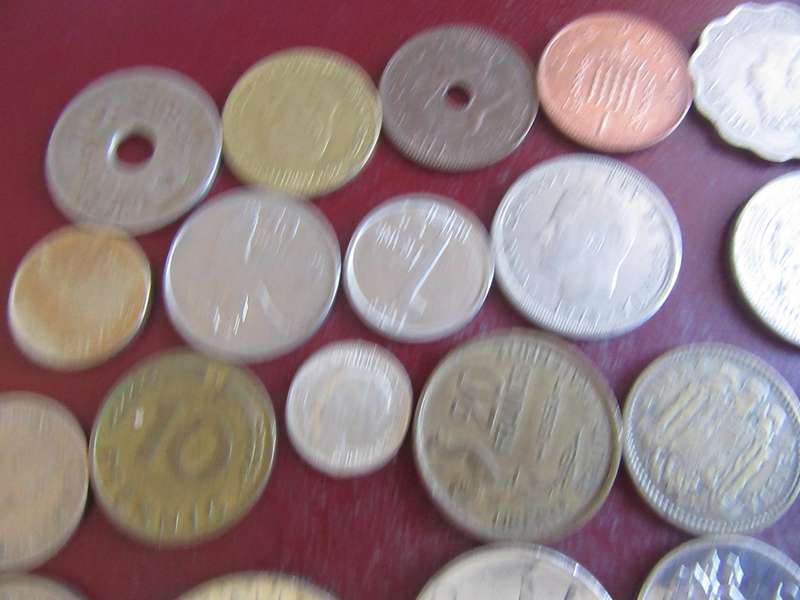 GOOD START FOR THE BEGINNER - 25 ASSORTED INTERNATIONAL COINS - AS PER SCAN - CO20