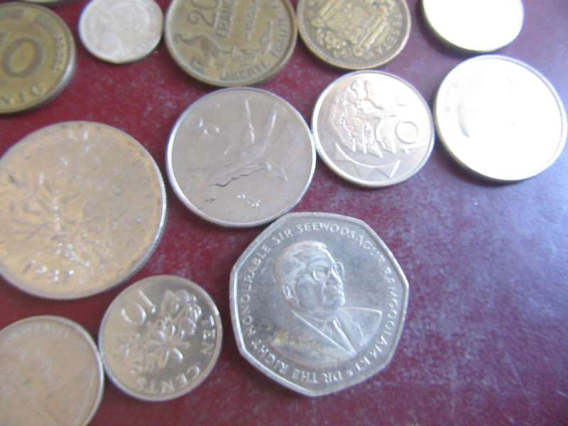 GOOD START FOR THE BEGINNER - 25 ASSORTED INTERNATIONAL COINS - AS PER SCAN - CO20