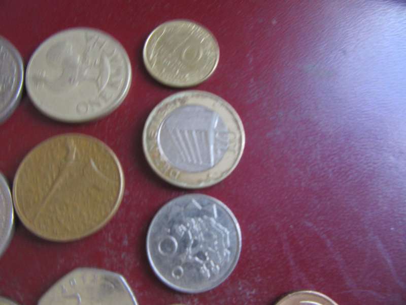 GOOD STARTFOR THE BEGINNER - 25ASSORTED INTERNATIONAL COINS - AS PER SCAN - CO22