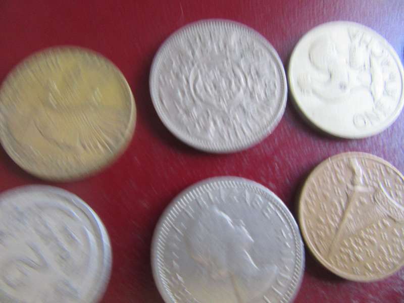 GOOD STARTFOR THE BEGINNER - 25ASSORTED INTERNATIONAL COINS - AS PER SCAN - CO22