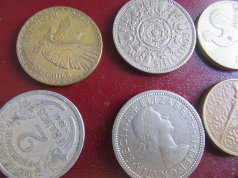GOOD STARTFOR THE BEGINNER - 25ASSORTED INTERNATIONAL COINS - AS PER SCAN - CO22