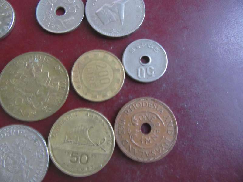 GOOD START FOR THE BEGINNER - 25 ASSORTED INTERNATIONAL COINS - AS PER SCAN -CO42