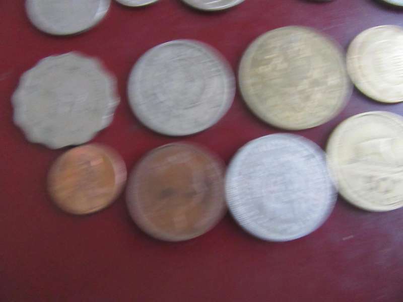 GOOD START FOR THE BEGINNER - 25 ASSORTED INTERNATIONAL COINS - AS PER SCAN -CO42