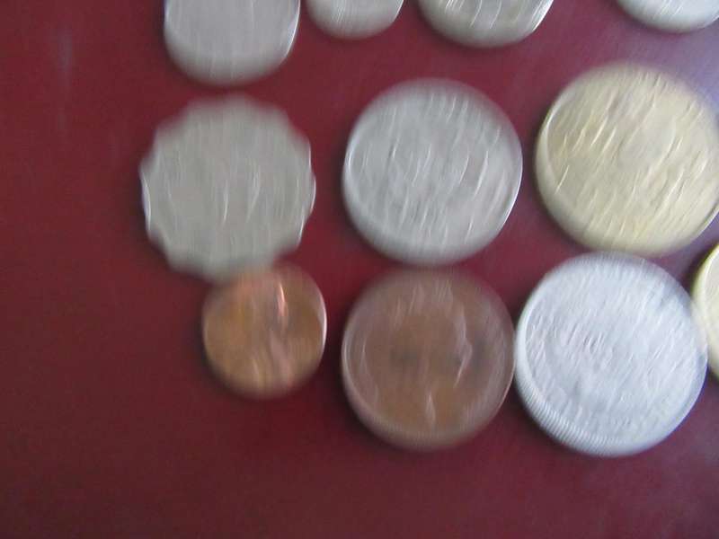 GOOD START FOR THE BEGINNER - 25 ASSORTED INTERNATIONAL COINS - AS PER SCAN -CO42