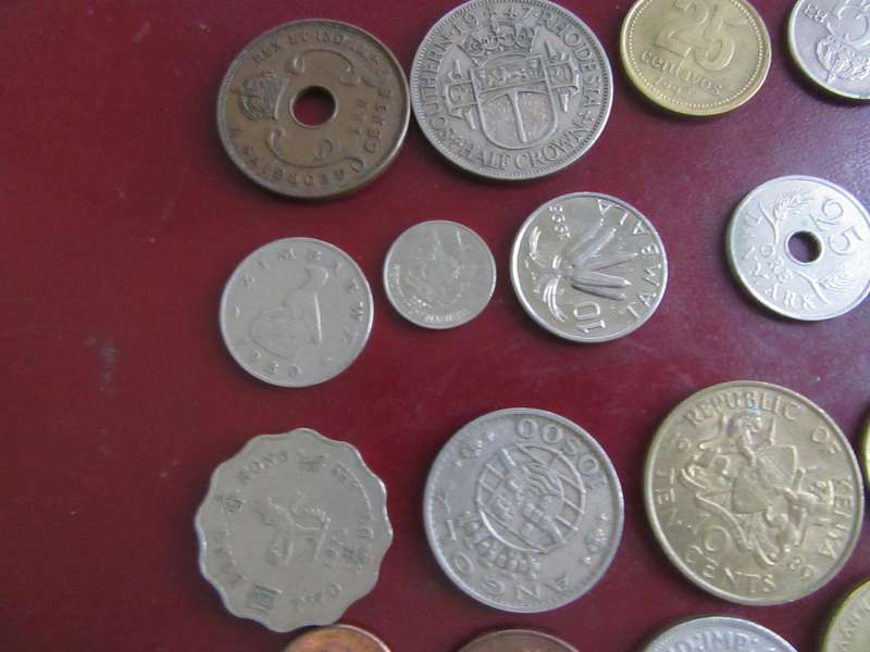 GOOD START FOR THE BEGINNER - 25 ASSORTED INTERNATIONAL COINS - AS PER SCAN -CO42