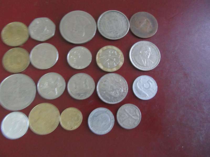 GOOD STARTFOR THE BEGINNER - 25 ASSORTED INTERNATIONAL COINS - AS PER SCAN - CO35A