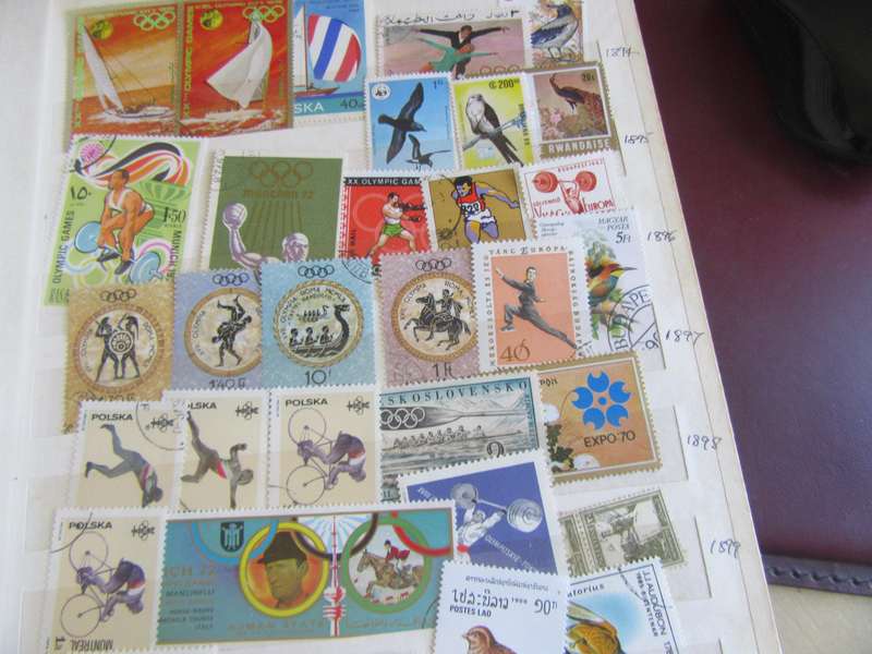 GOOD START FOR THE BEGINNER - NICE LOT OF MIXED WORLD STAMPS - AS PER SCAN - S1