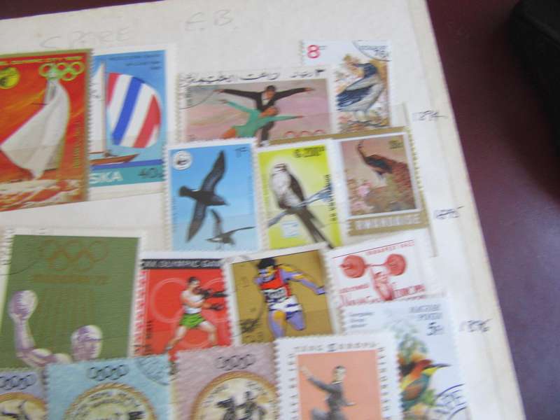 GOOD START FOR THE BEGINNER - NICE LOT OF MIXED WORLD STAMPS - AS PER SCAN - S1