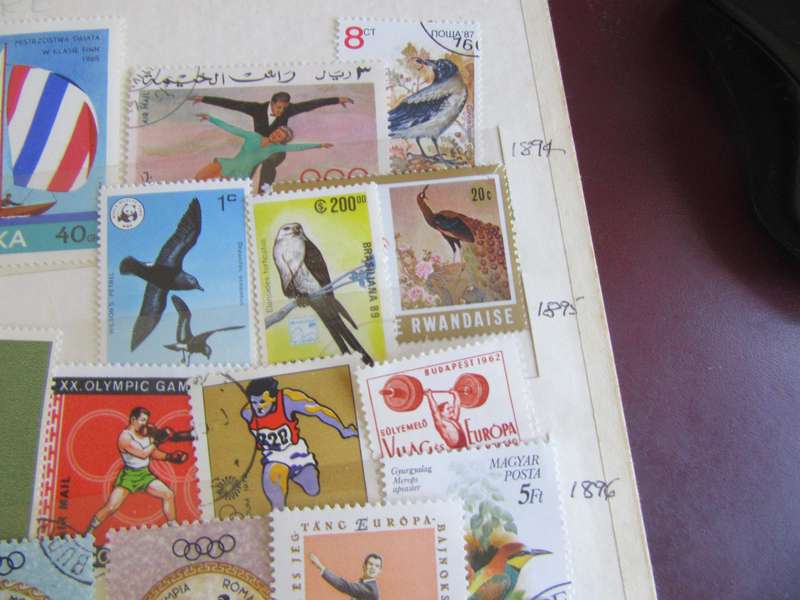 GOOD START FOR THE BEGINNER - NICE LOT OF MIXED WORLD STAMPS - AS PER SCAN - S1