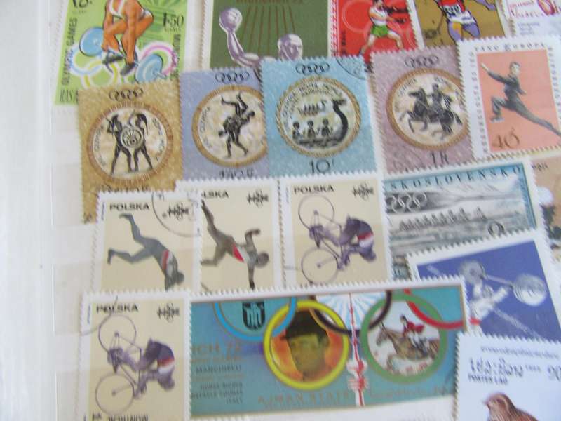 GOOD START FOR THE BEGINNER - NICE LOT OF MIXED WORLD STAMPS - AS PER SCAN - S1